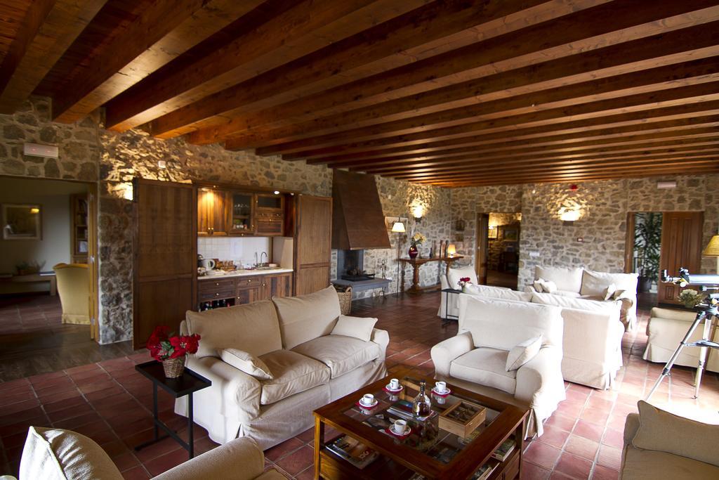 Hotel Restaurante El Ventos Sant Felíu de Pallarols Buitenkant foto