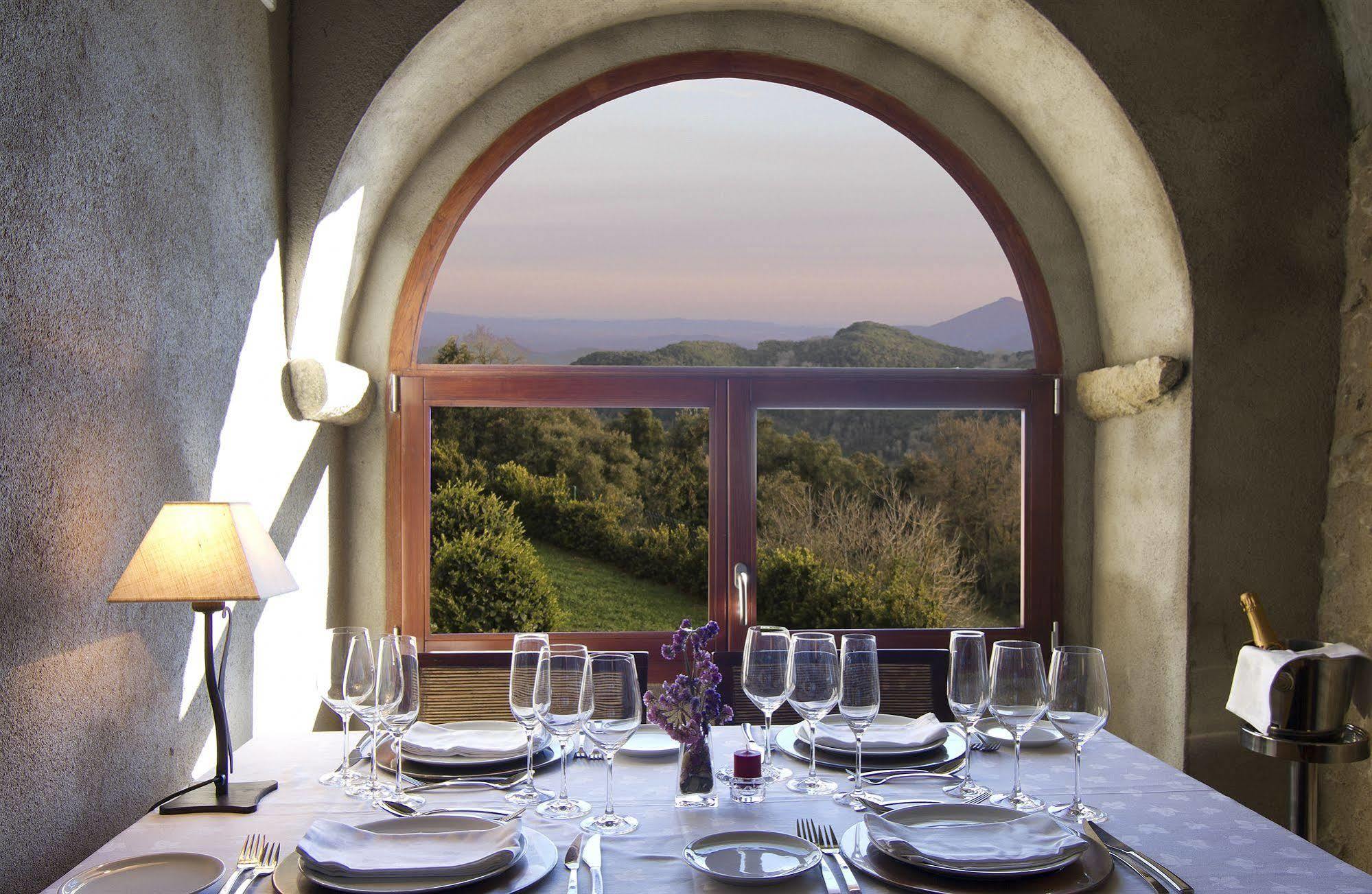 Hotel Restaurante El Ventos Sant Felíu de Pallarols Buitenkant foto