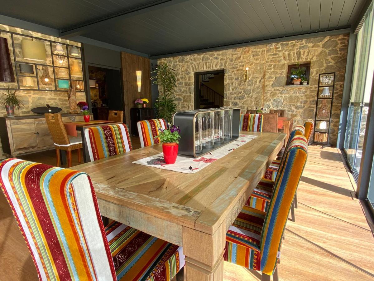 Hotel Restaurante El Ventos Sant Felíu de Pallarols Buitenkant foto
